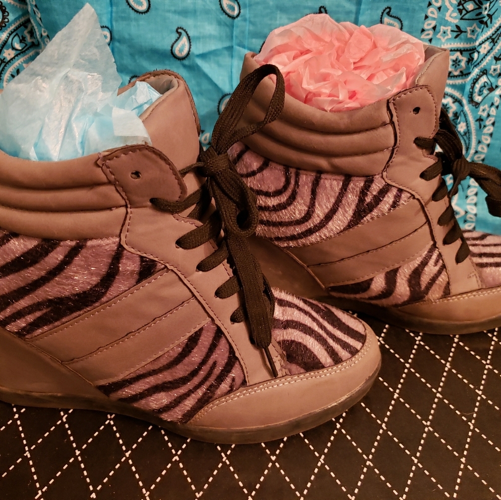 free sneaker zebra heel sneakers